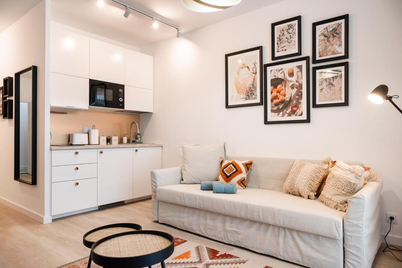 Wola Cosy White Apartment Varsavia Esterno foto