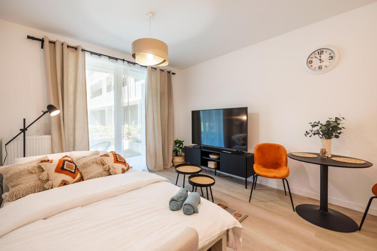 Wola Cosy White Apartment Varsavia Esterno foto
